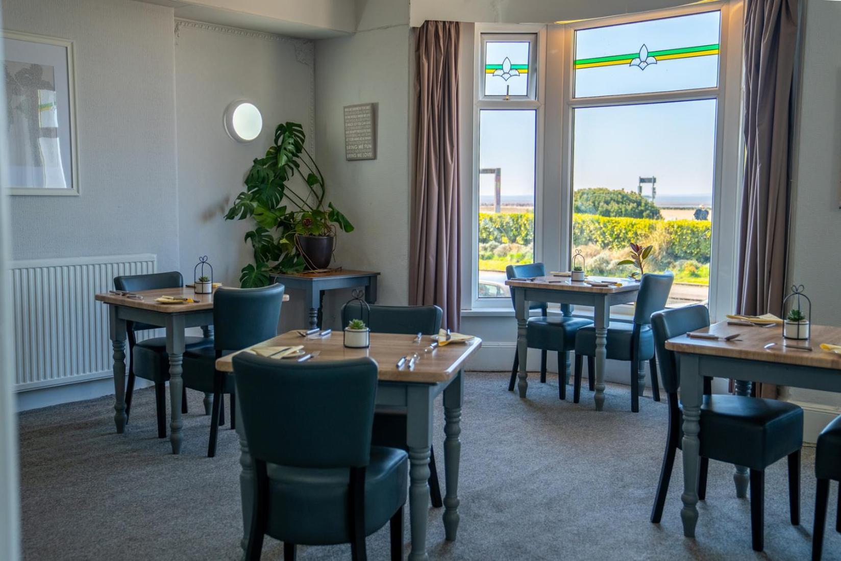 The Clifton Seafront Hotel Morecambe Bagian luar foto